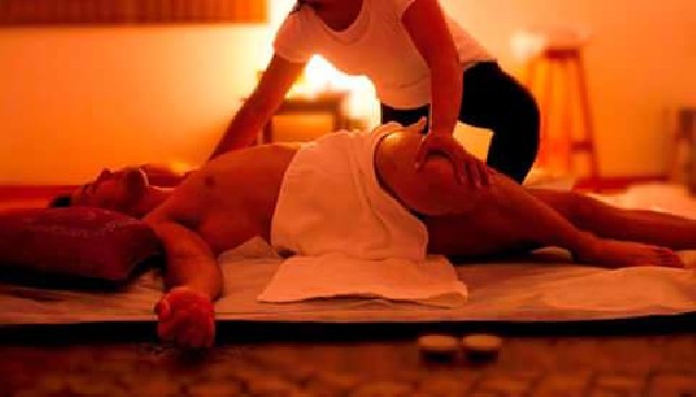 Foto 1 - Massagem de relaxamento integral  em tatame